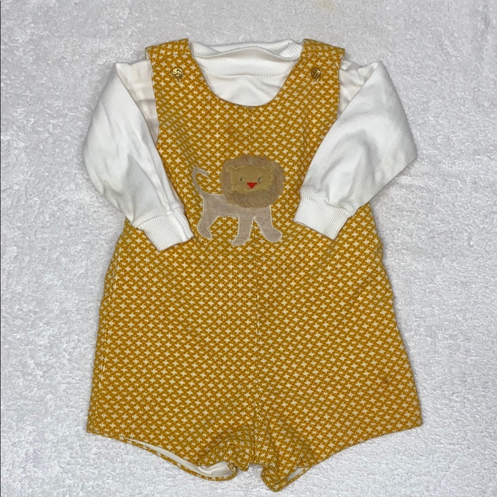 Vintage 60’s lord & Taylor  gold corduroy Lion Patterned Baby Romper 3/6m